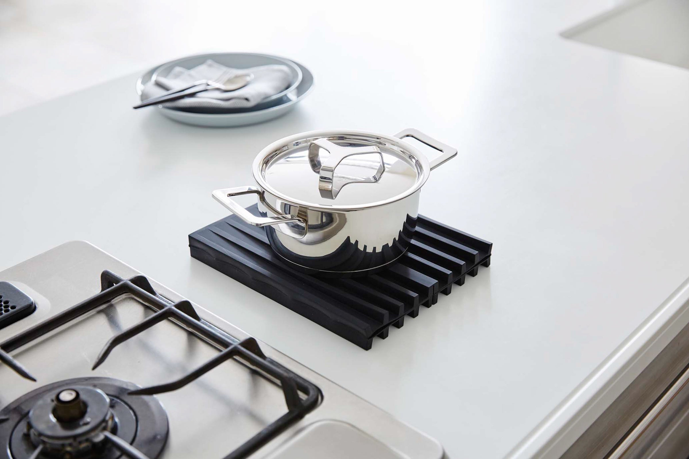 Folding Dish Drainer Mat & Trivet - Silicone - Image 8