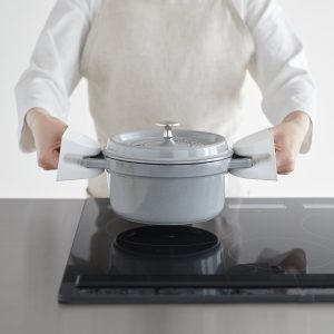 Magnetic Pot Holders - Set of 2 - Silicone
