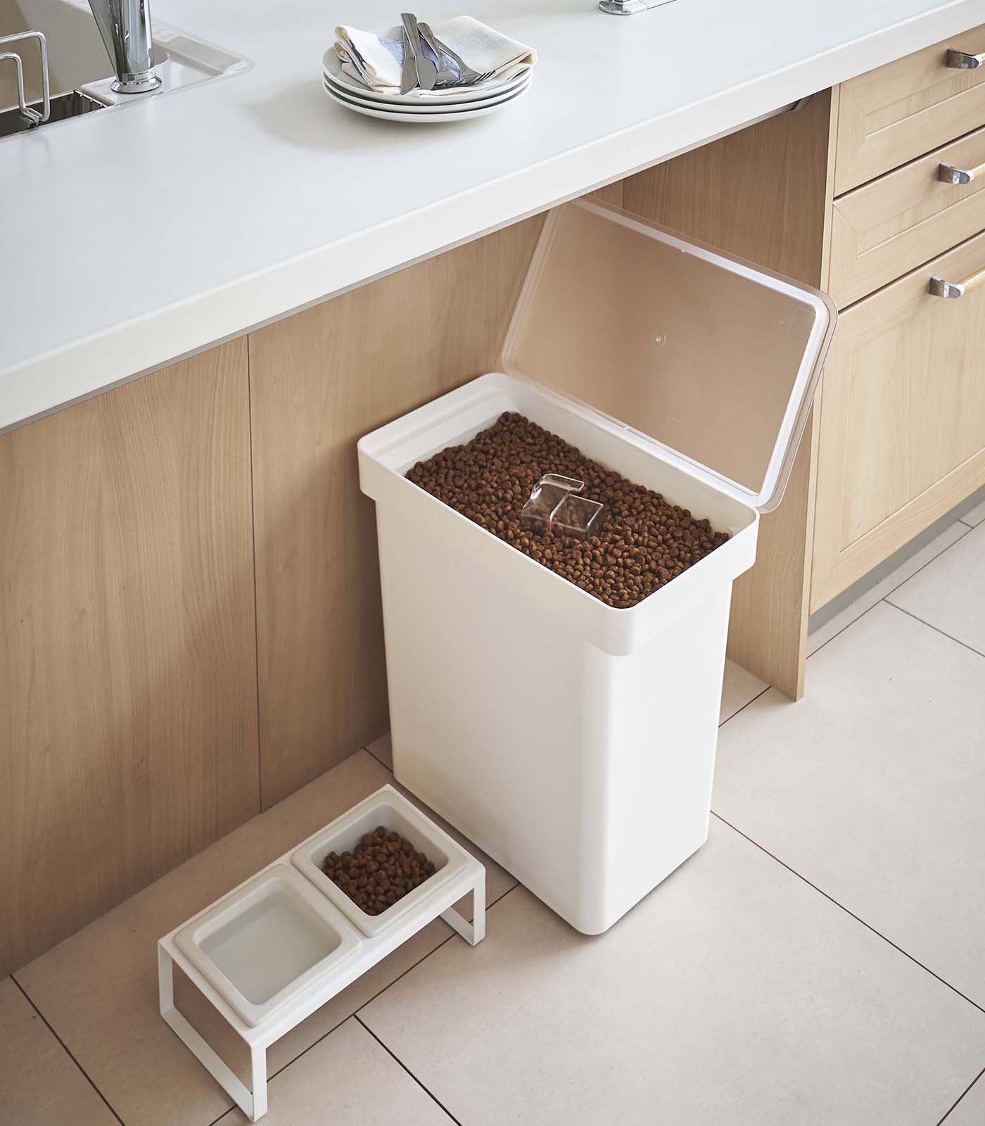 Rolling Airtight Pet Food Container (25 lbs.) - Image 2