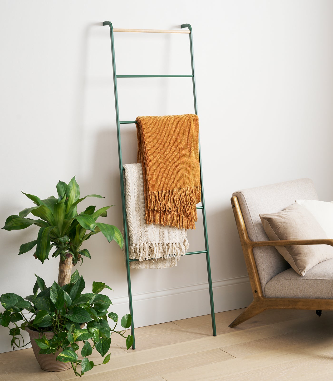 Leaning Storage Ladder (63 H) - Steel - Image 10