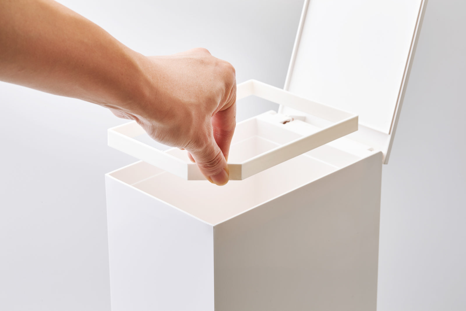 Step Trash Can - Image 5