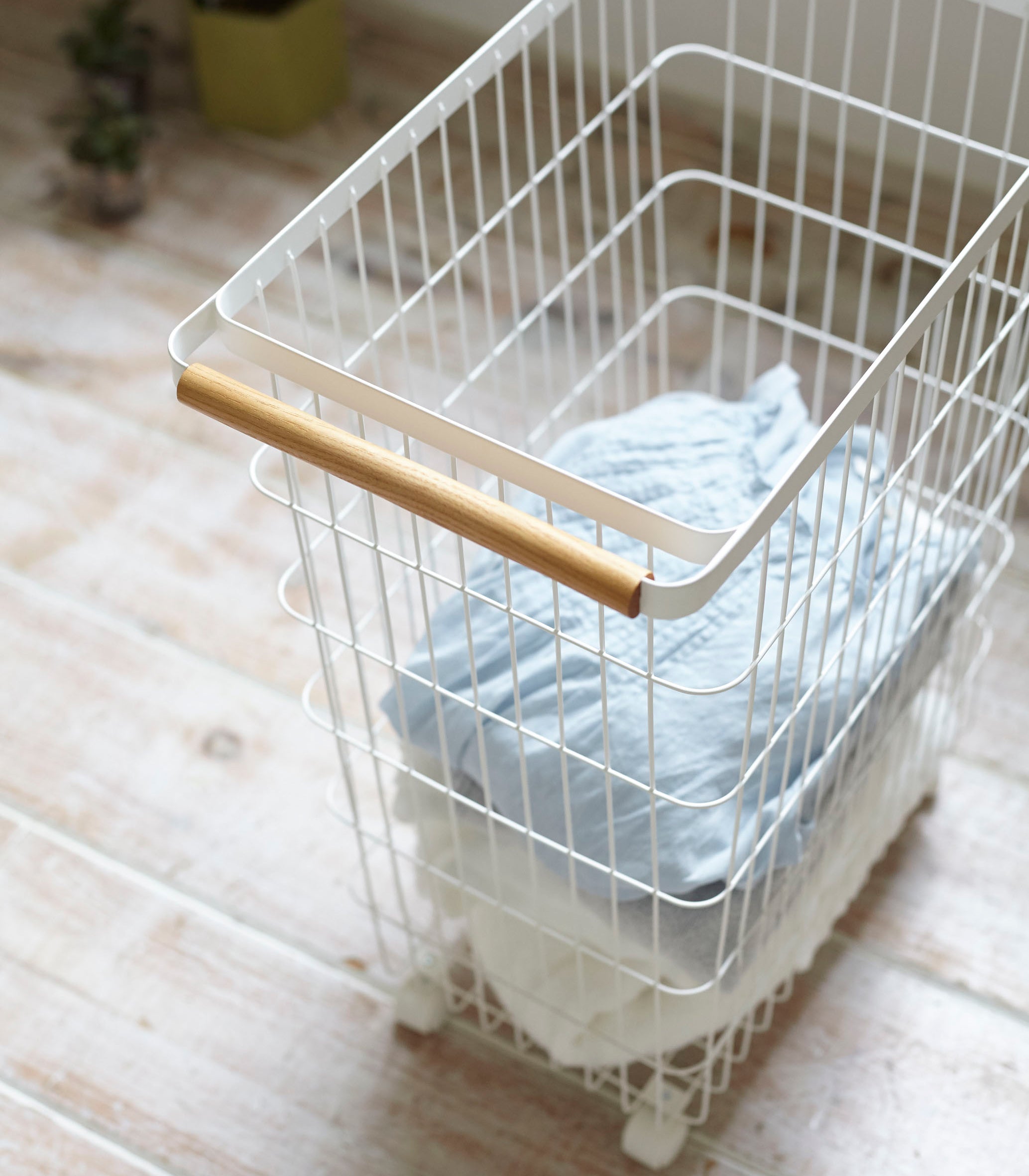 Rolling Wire Basket (24 H) - Steel + Wood - Image 3