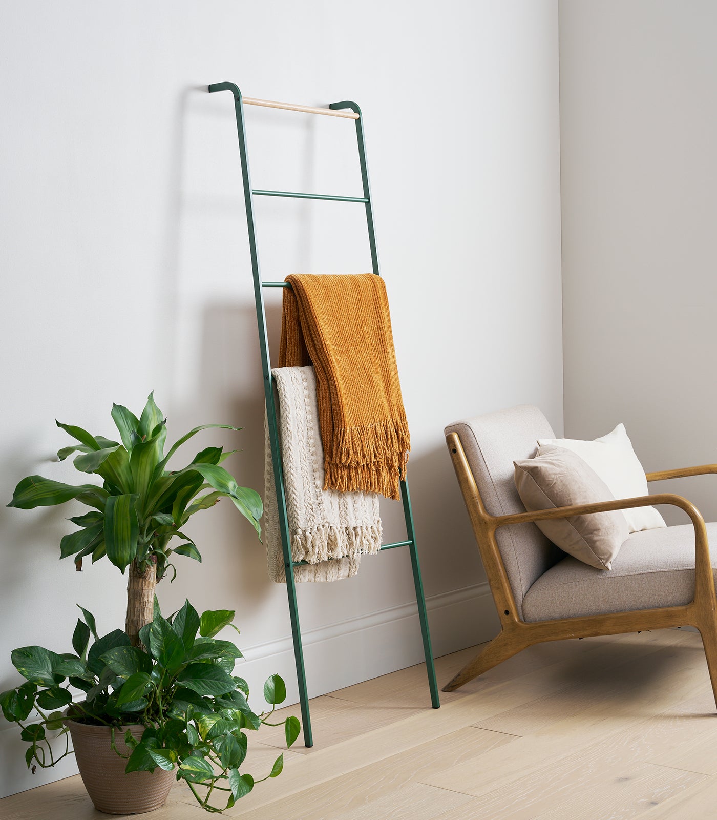Leaning Storage Ladder (63 H) - Steel - Image 12