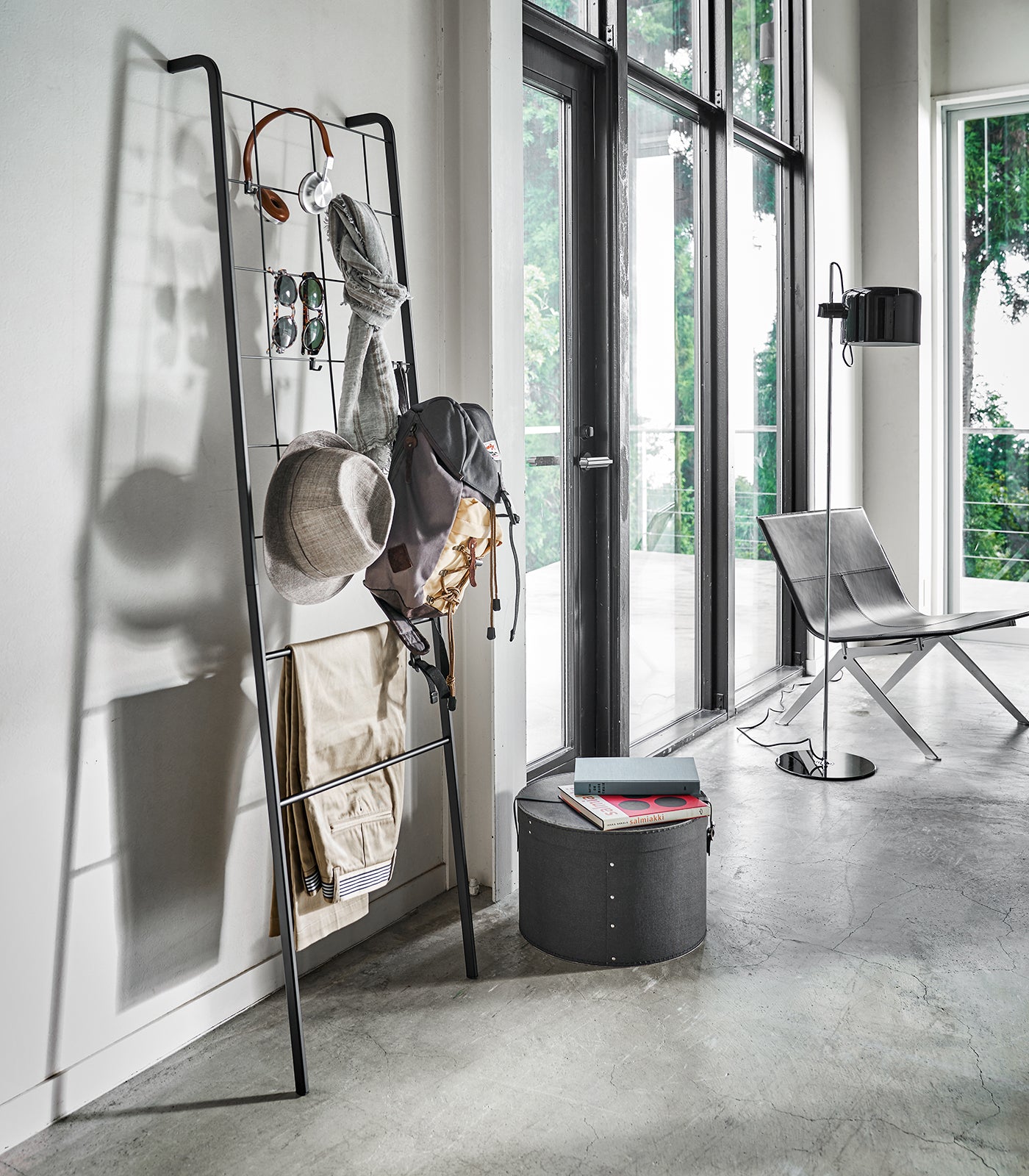 Leaning Ladder with Grid Panel (63 H) - Steel - Image 7