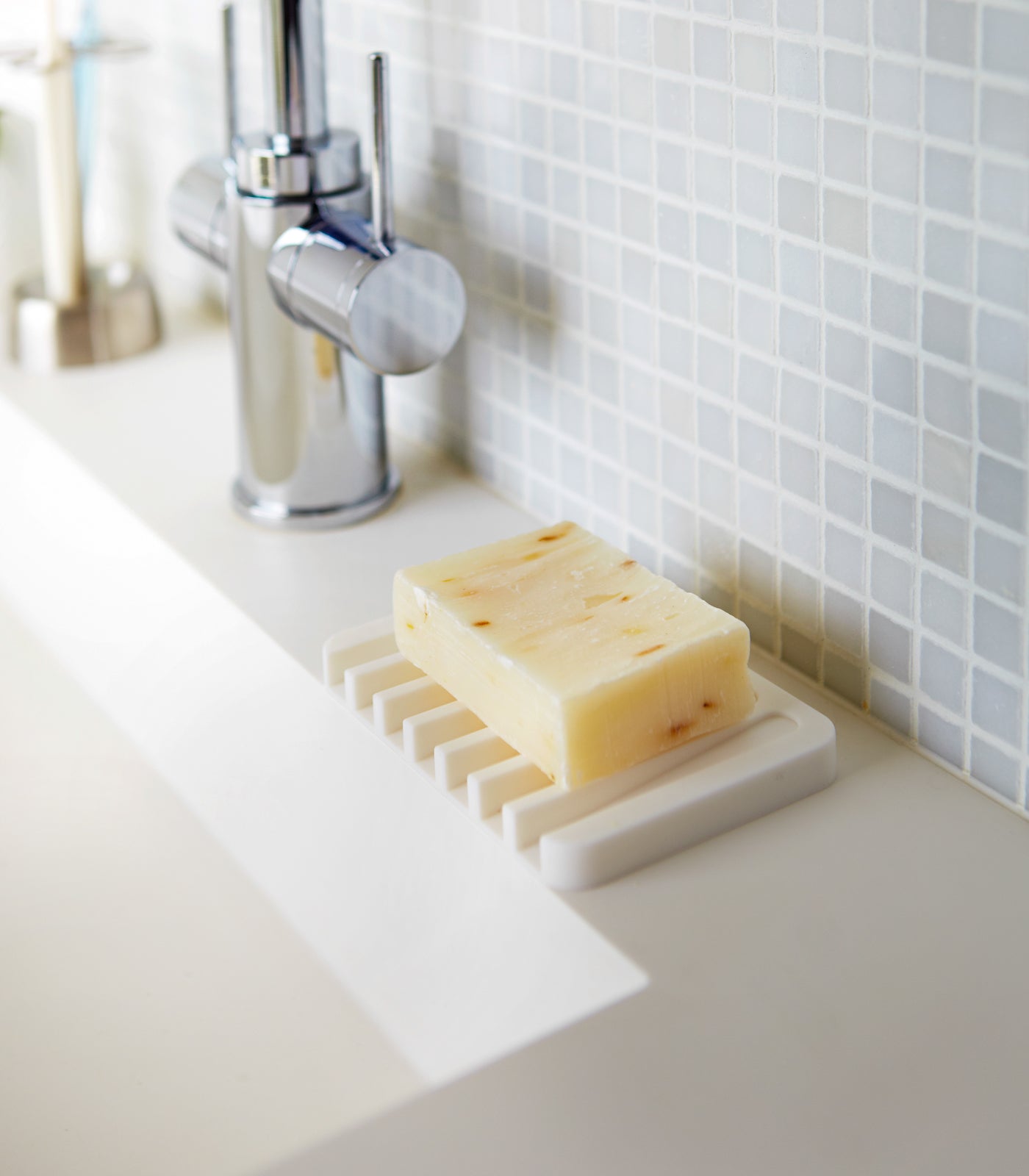 Self-Draining Soap Tray - Silicone - Image 2