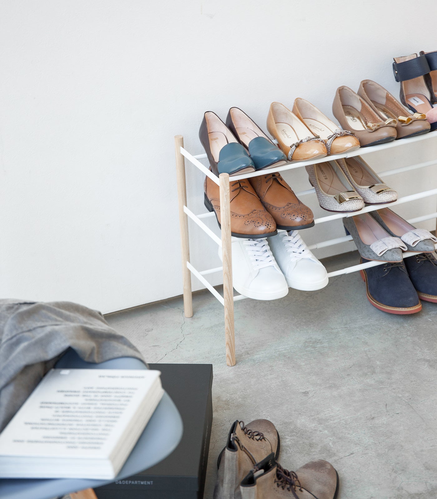 Expandable Shoe Rack (18 H) - Steel + Wood - Image 4