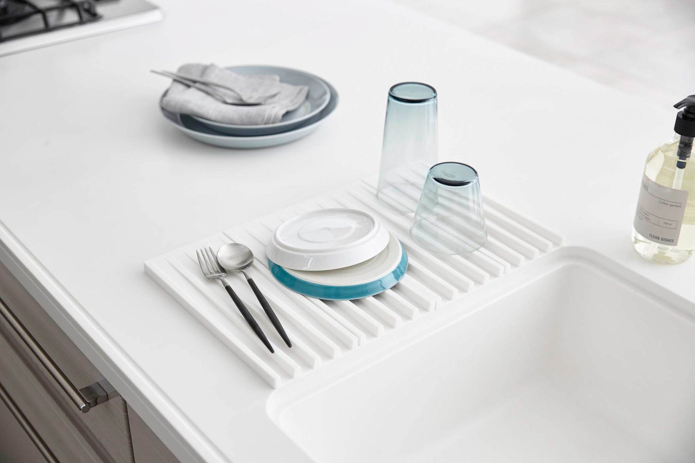 Folding Dish Drainer Mat & Trivet - Silicone - Image 2