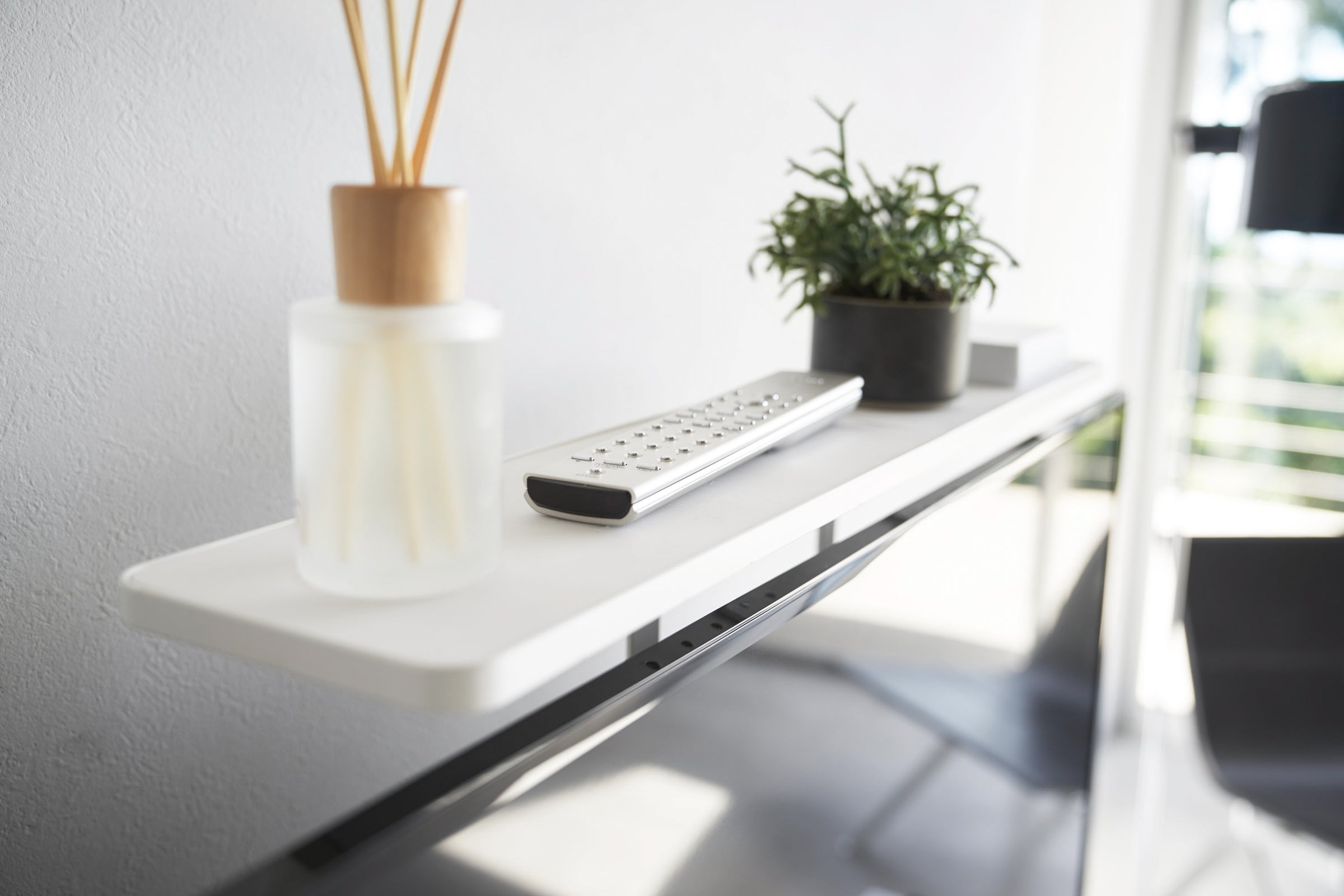 VESA-Compliant TV Shelf (24 H) - Steel - Image 4