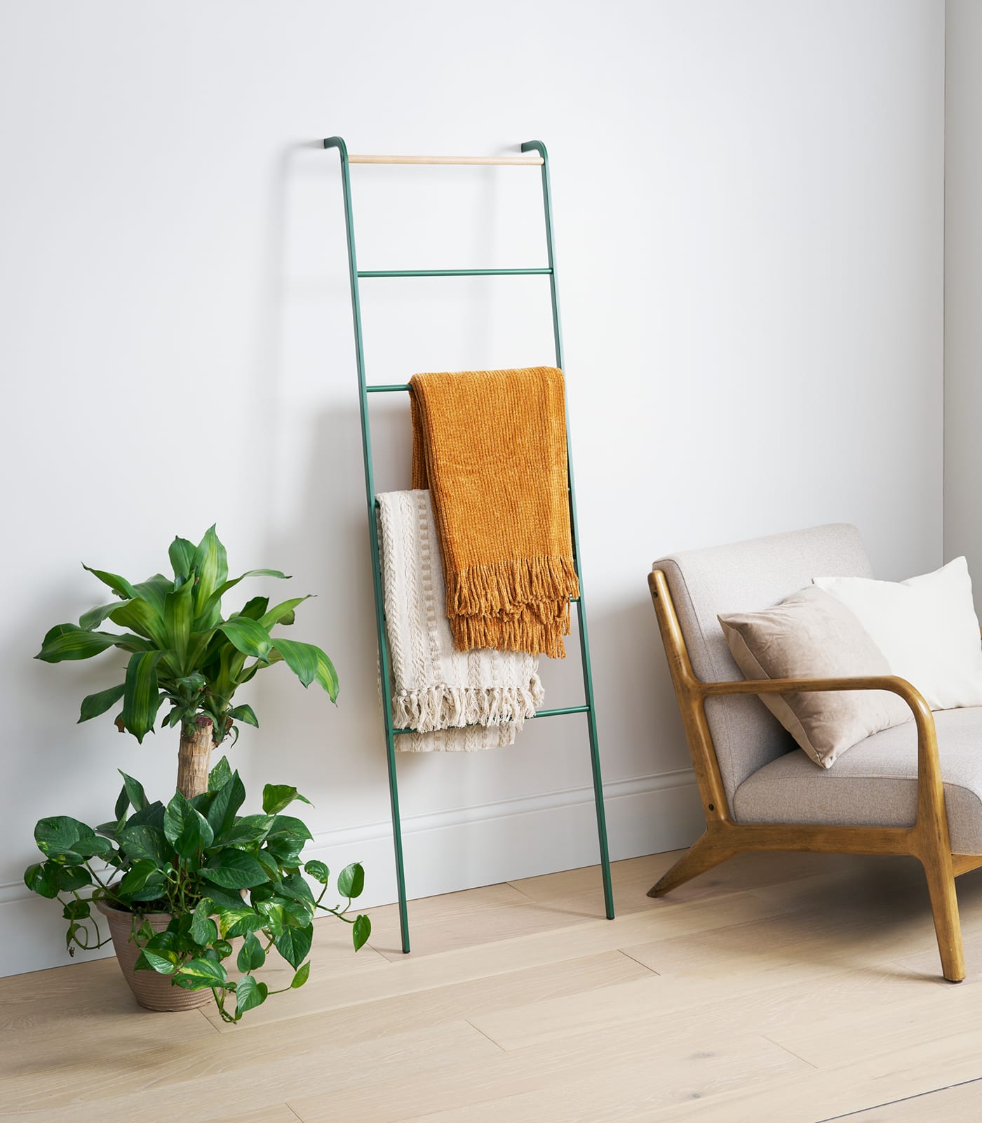 Leaning Storage Ladder (63 H) - Steel - Image 13