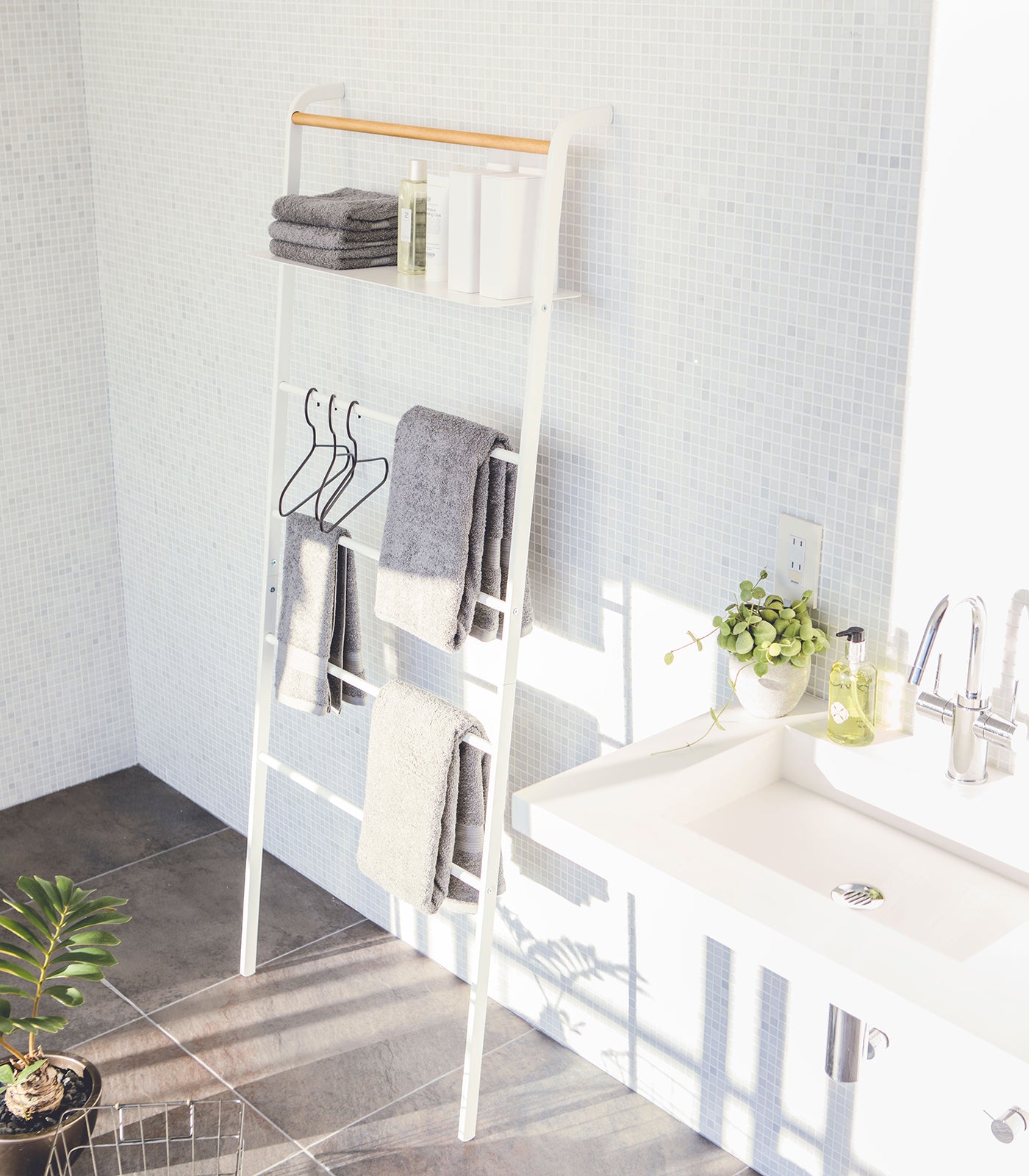 Leaning Storage Ladder With Shelf (63 H) - Steel - Image 4